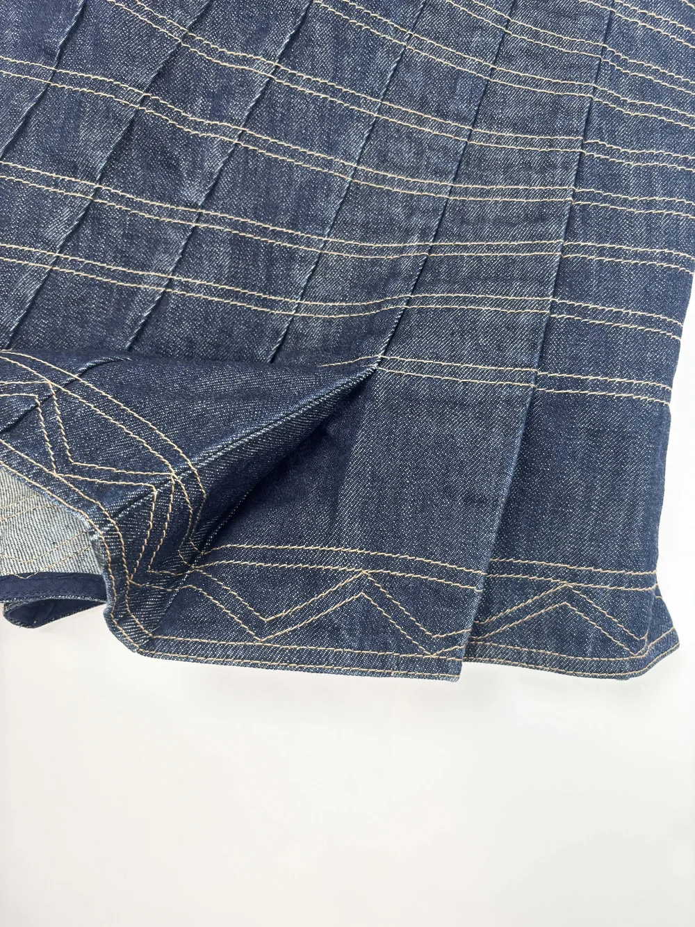 Gucci S/S 2004 pleated denim skirt — JAMES VELORIA